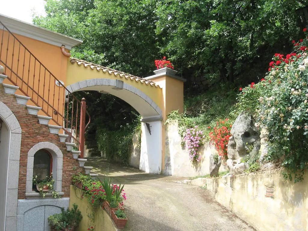 Le Roverelle Ilbono 住宿加早餐酒店